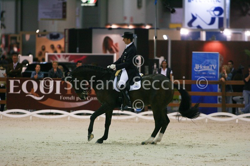 LAUGKS_MEGGLE\'S WELTTALL_MILANO_2011_SS2_2454.jpg